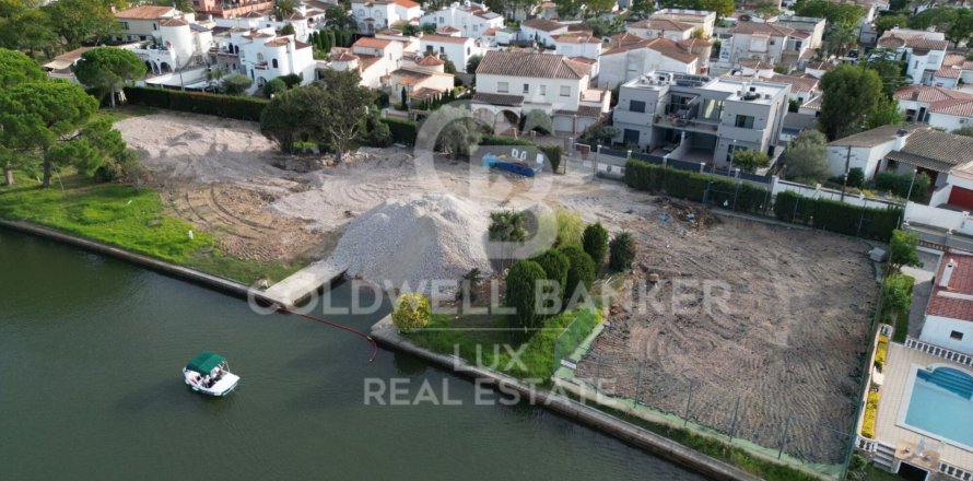 Parcela de 500 m² en venta en Empuriabrava, Gerona, Cataluña, Spain № 5729