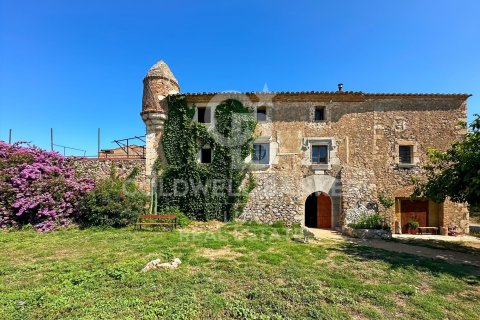 1352 sq.m. house for sale in L'Escala, Girona, Catalonia, Spain № 5579 - photo 13