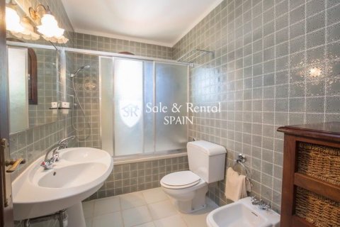 4 bedrooms house for sale in Lloret de Mar, Girona, Catalonia, Spain № 6733 - photo 22