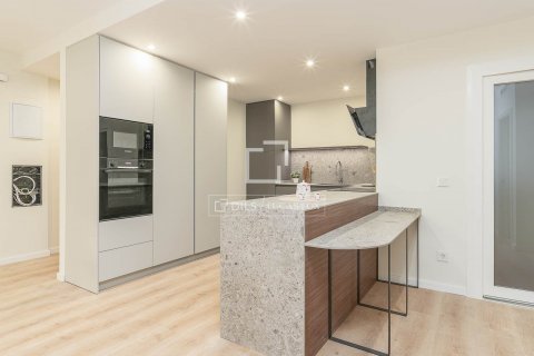 3 bedrooms apartment for sale in Barcelona, Catalonia, Spain № 8726 - photo 8