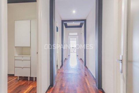 Купить квартиру в Барселона, Испания с 6 комнат, 223м², № 7651 - фото 9