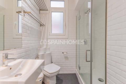 Купить квартиру в Барселона, Испания с 6 комнат, 223м², № 7651 - фото 24