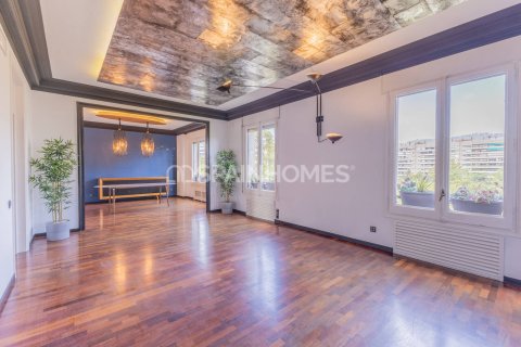 Купить квартиру в Барселона, Испания с 6 комнат, 223м², № 7651 - фото 4