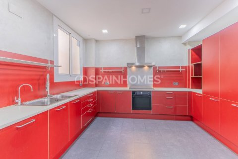 Купить квартиру в Барселона, Испания с 6 комнат, 223м², № 7651 - фото 15