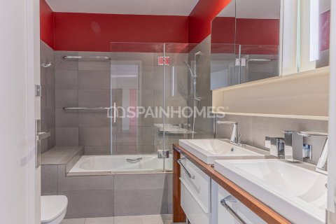 Купить квартиру в Барселона, Испания с 6 комнат, 223м², № 7651 - фото 19