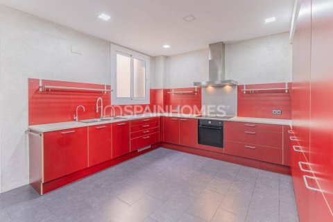 Купить квартиру в Барселона, Испания с 6 комнат, 223м², № 7651 - фото 13
