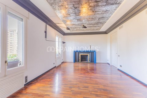 Купить квартиру в Барселона, Испания с 6 комнат, 223м², № 7651 - фото 5