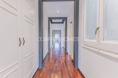 Купить квартиру в Барселона, Испания с 6 комнат, 223м², № 7651 - фото 10
