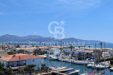 438 m² commercial property à vendre à Empuriabrava, Girona, Catalonia, Spain № 5870 - photo 9
