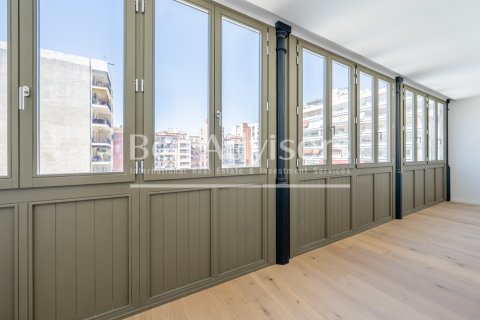 2 bedrooms apartment for sale in Barcelona, Catalonia, Spain № 2865 - photo 2