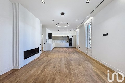 4 bedrooms apartment for sale in Barcelona, Catalonia, Spain № 4923 - photo 5
