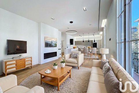 4 bedrooms apartment for sale in Barcelona, Catalonia, Spain № 4923 - photo 2