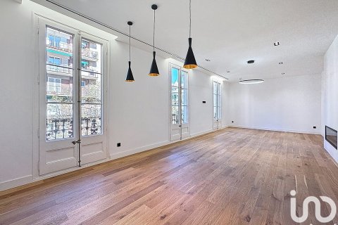 4 bedrooms apartment for sale in Barcelona, Catalonia, Spain № 4923 - photo 3