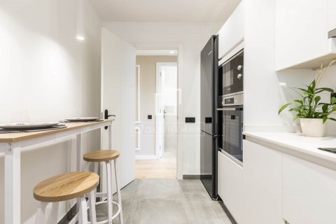 Apartamento de 4 dormitorios en venta en Barcelona, Cataluña, Spain № 8565 - foto 21