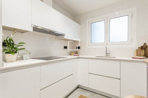 Apartamento de 4 dormitorios en venta en Barcelona, Cataluña, Spain № 8565 - foto 20