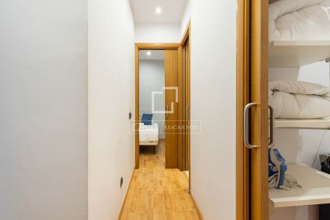 2 bedrooms apartment for sale in Barcelona, Catalonia, Spain № 8564 - photo 25