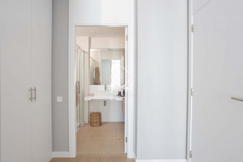Apartamento de 2 dormitorios en venta en Barcelona, Cataluña, Spain № 8562 - foto 16
