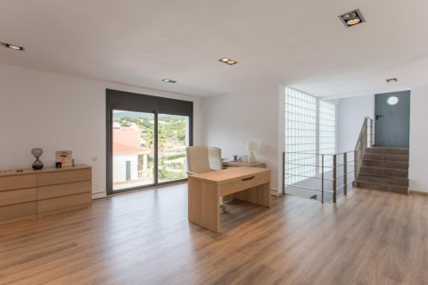 3 bedrooms house for sale in Sant Andreu de Llavaneres, Barcelona, Catalonia, Spain № 1819 - photo 23