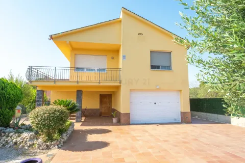 Купить дом в Кальдес-де-Монтбуи, Испания с 5 спален, 251м², № 7012 - фото 3