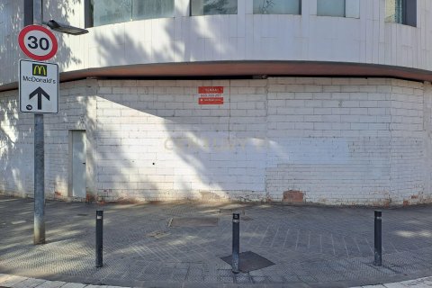 98 sq.m. retail store for sale in Esplugues de Llobregat, Barcelona, Catalonia, Spain № 7007 - photo 17