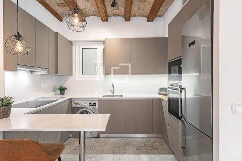 Купить квартиру в Барселона, Испания с 3 спальни, 88м², № 6610 - фото 2