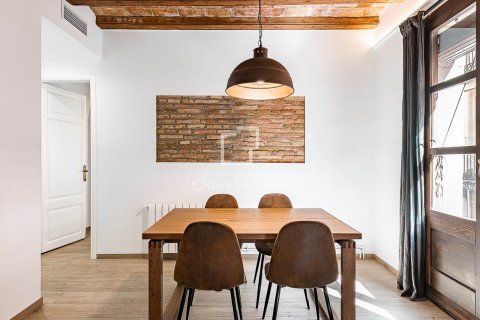 Купить квартиру в Барселона, Испания с 3 спальни, 88м², № 6610 - фото 3
