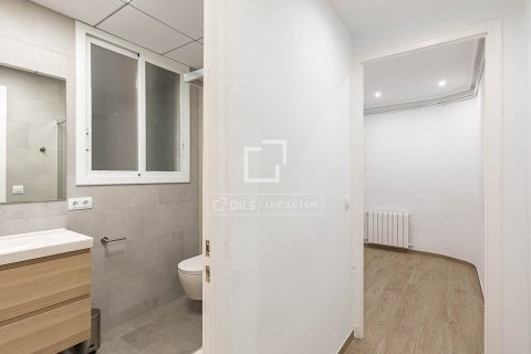 Купить квартиру в Барселона, Испания с 3 спальни, 88м², № 6610 - фото 25