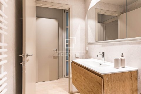 4 bedrooms apartment for sale in Barcelona, Catalonia, Spain № 6611 - photo 8