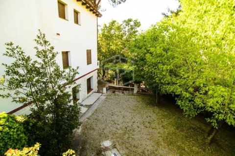 Villa de 13 dormitorios en venta en Barcelona, Cataluña, Spain № 948 - foto 8