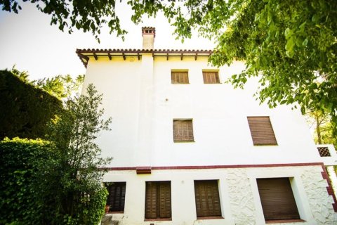 Villa de 13 dormitorios en venta en Barcelona, Cataluña, Spain № 948 - foto 10