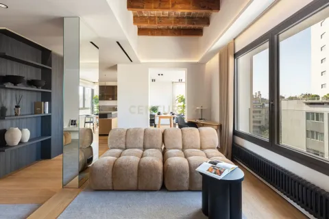 4 bedrooms apartment for sale in Barcelona, Catalonia, Spain № 9003
