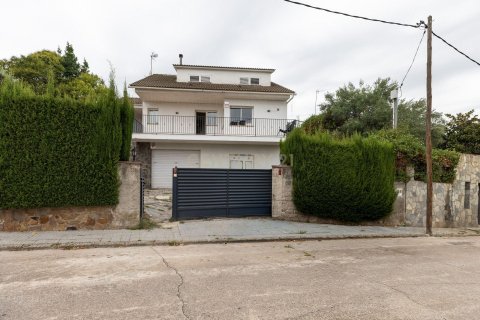 4 bedrooms house for sale in Bigues i Riells, Barcelona, Catalonia, Spain № 9005