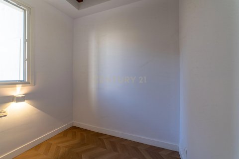 2 bedrooms apartment for sale in Barcelona, Catalonia, Spain № 9002 - photo 18