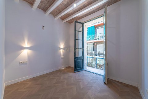2 bedrooms apartment for sale in Barcelona, Catalonia, Spain № 9002 - photo 13