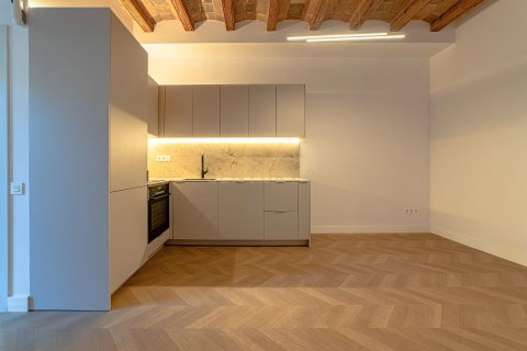 2 bedrooms apartment for sale in Barcelona, Catalonia, Spain № 9002 - photo 16