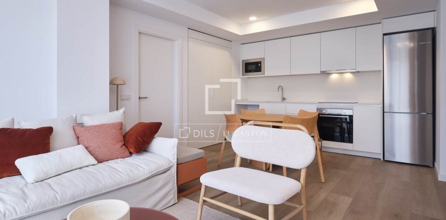 2 bedrooms apartment for sale in Barcelona, Catalonia, Spain № 8863