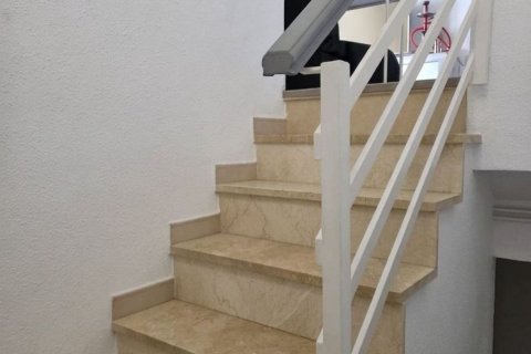 Купить квартиру в Каталония, Испания с 4 комнаты, 146м², № 6782 - фото 4