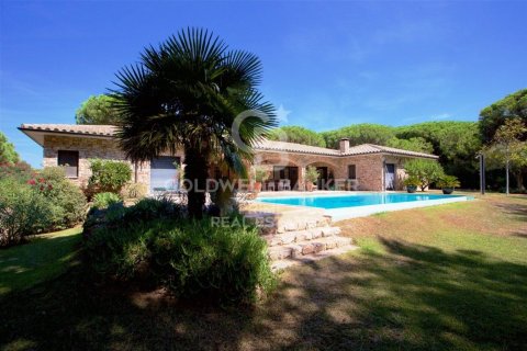 5 bedrooms villa for sale in Pals, Girona, Catalonia, Spain № 6064 - photo 3