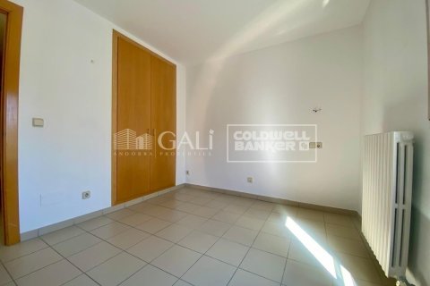 1 bedroom apartment for rent in Principado De Andorra (Ninguna Poblacion Tiene C.P.), Lleida, Catalonia, Spain № 7697 - photo 15