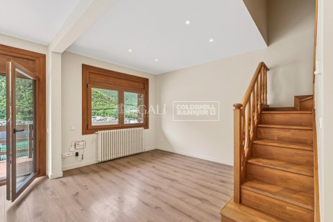 Сasa de 3 dormitorios en alquiler en Principado De Andorra (Ninguna Poblacion Tiene C.P.), Lérida, Cataluña, Spain № 7694 - foto 23