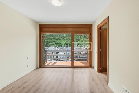 Сasa de 3 dormitorios en alquiler en Principado De Andorra (Ninguna Poblacion Tiene C.P.), Lérida, Cataluña, Spain № 7694 - foto 18