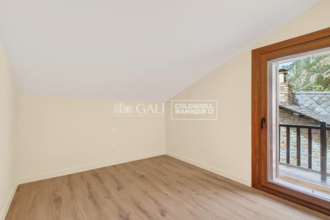 Сasa de 3 dormitorios en alquiler en Principado De Andorra (Ninguna Poblacion Tiene C.P.), Lérida, Cataluña, Spain № 7694 - foto 15