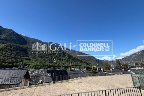 Сasa de 3 dormitorios en alquiler en Principado De Andorra (Ninguna Poblacion Tiene C.P.), Lérida, Cataluña, Spain № 7694 - foto 6