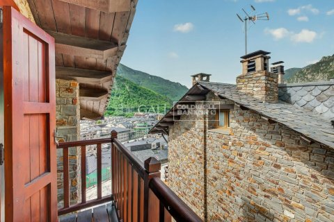 Сasa de 3 dormitorios en alquiler en Principado De Andorra (Ninguna Poblacion Tiene C.P.), Lérida, Cataluña, Spain № 7694 - foto 2