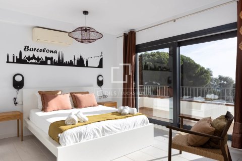 Купить виллу в Аренис де Мунт, Испания с 7 спален, 346м², № 4057 - фото 13