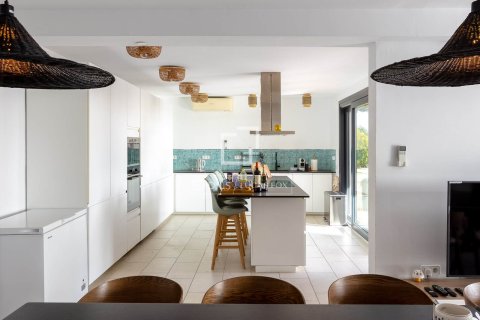 Купить виллу в Аренис де Мунт, Испания с 7 спален, 346м², № 4057 - фото 8