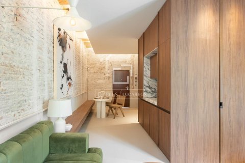 Apartamento de 2 dormitorios en venta en Barcelona, Cataluña, Spain № 4060 - foto 2