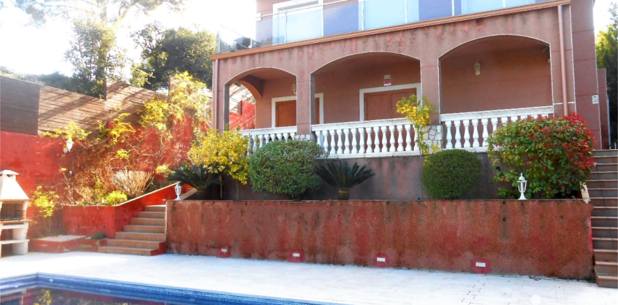 4 bedrooms house for sale in Lloret de Mar, Girona, Catalonia, Spain № 4937