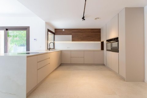 4 bedrooms house for sale in Arenys de Mar, Barcelona, Catalonia, Spain № 1341 - photo 15