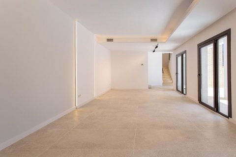 4 bedrooms house for sale in Arenys de Mar, Barcelona, Catalonia, Spain № 1341 - photo 11